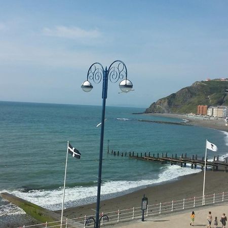 Awel Mor Holiday Apartment 애버리스트위스 객실 사진